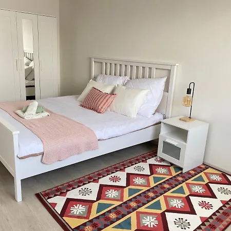 Apartment D-d *